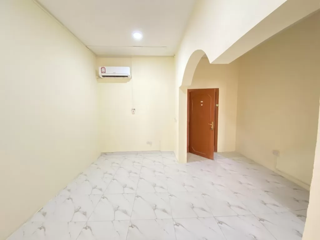 Residential Ready Property 2 Bedrooms U/F Apartment  for rent in Al Sadd , Doha #12839 - 1  image 