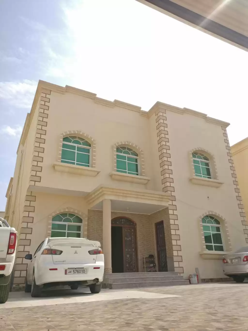 Wohn Klaar eigendom 1 Schlafzimmer F/F Wohnung  zu vermieten in Al Sadd , Doha #12841 - 1  image 