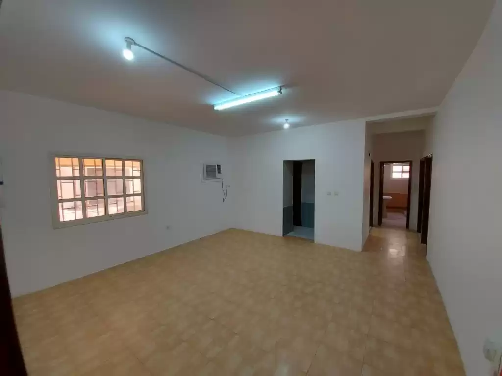 Жилой Готовая недвижимость 2 спальни Н/Ф Квартира  в аренду в Аль-Садд , Доха #12844 - 1  image 