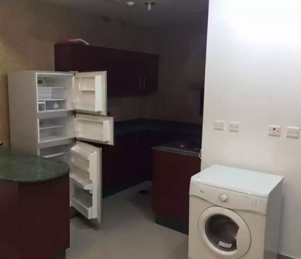 Résidentiel Propriété prête 1 chambre F / F Appartement  a louer au Doha #12845 - 1  image 