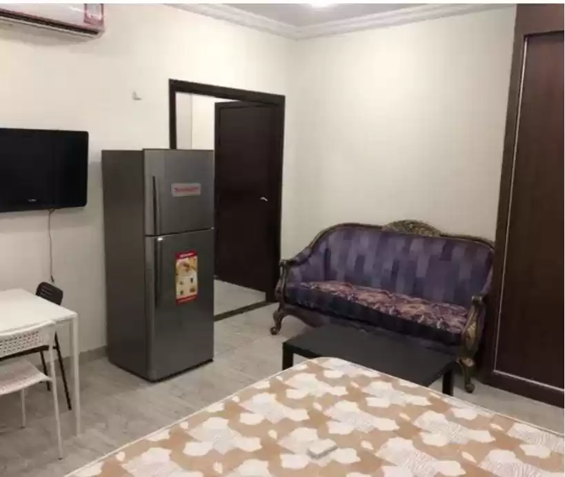 Résidentiel Propriété prête 1 chambre F / F Appartement  a louer au Doha #12903 - 1  image 
