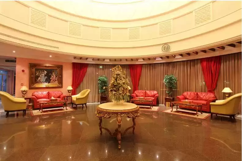 Résidentiel Propriété prête 5 chambres S / F Villa à Compound  a louer au Al-Sadd , Doha #12914 - 1  image 