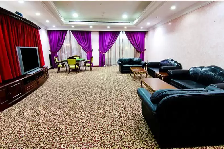 Residencial Listo Propiedad 4 habitaciones S / F Villa en Compound  alquiler en al-sad , Doha #12915 - 1  image 