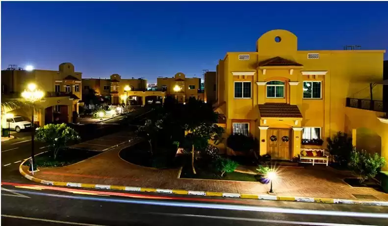 yerleşim Hazır Mülk 4 Yatak Odası S/F Site İçinde Villa  kiralık içinde Al Sadd , Doha #12919 - 1  image 