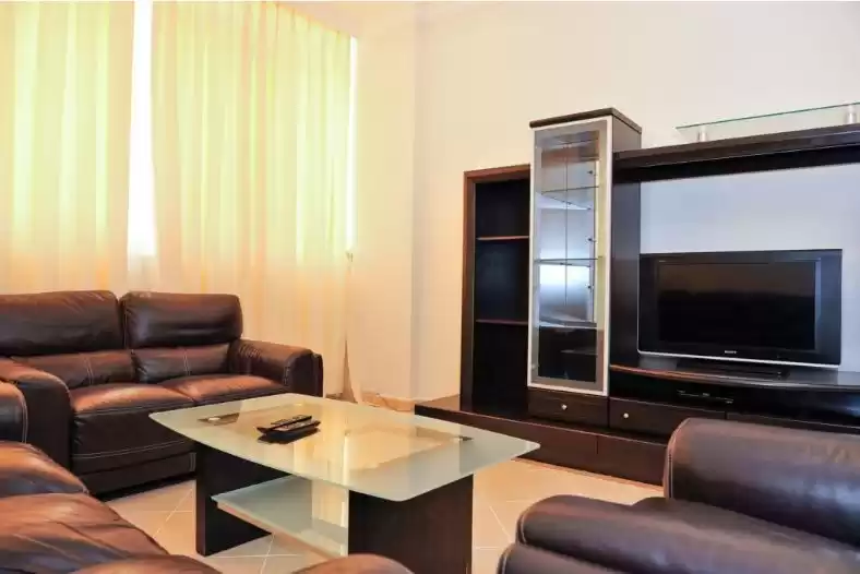 yerleşim Hazır Mülk 2 yatak odası F/F Apartman  kiralık içinde Doha #12942 - 1  image 
