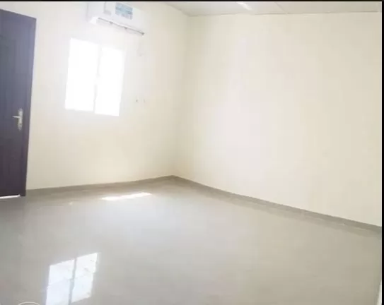 سكني عقار جاهز 1 غرفة  غير مفروش شقة  للإيجار في الدوحة #12957 - 1  صورة 