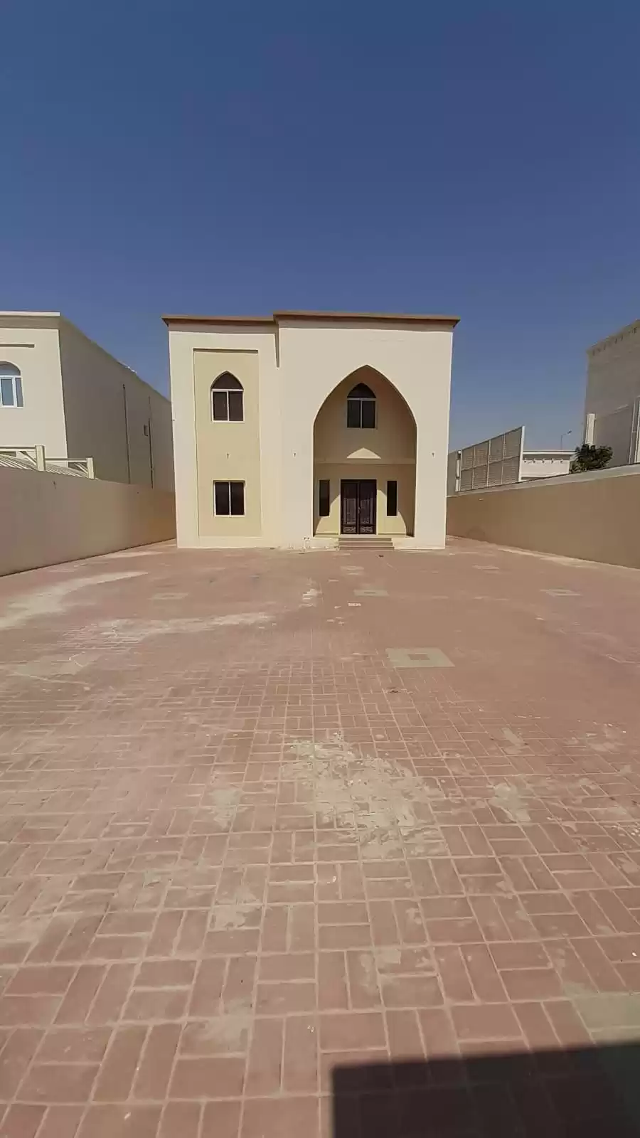 yerleşim Hazır Mülk 6 Yatak Odası U/F Müstakil Villa  kiralık içinde Al Sadd , Doha #12958 - 1  image 