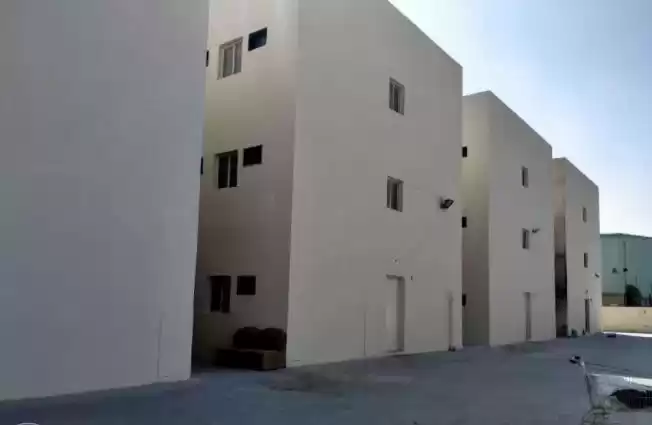 Смешанное использование Готовая недвижимость 7+ спален Н/Ф Трудовой лагерь  в аренду в Доха #13004 - 1  image 