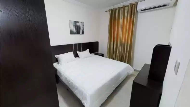 yerleşim Hazır Mülk 1 yatak odası F/F Apartman  kiralık içinde Al Sadd , Doha #13010 - 1  image 