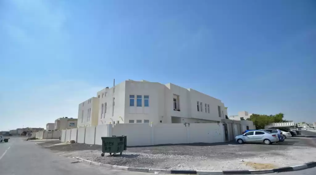 Wohn Klaar eigendom 1 Schlafzimmer U/F Wohnung  zu vermieten in Al Sadd , Doha #13021 - 1  image 