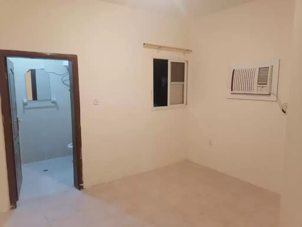 Residential Ready Property 2 Bedrooms U/F Apartment  for rent in Al Sadd , Doha #13024 - 1  image 