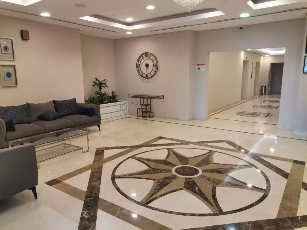 Résidentiel Propriété prête 4 chambres S / F Appartement  a louer au Al-Sadd , Doha #13057 - 1  image 