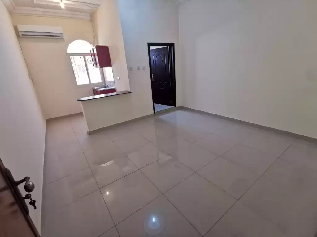 Residential Ready Property 1 Bedroom U/F Apartment  for rent in Al Sadd , Doha #13063 - 1  image 