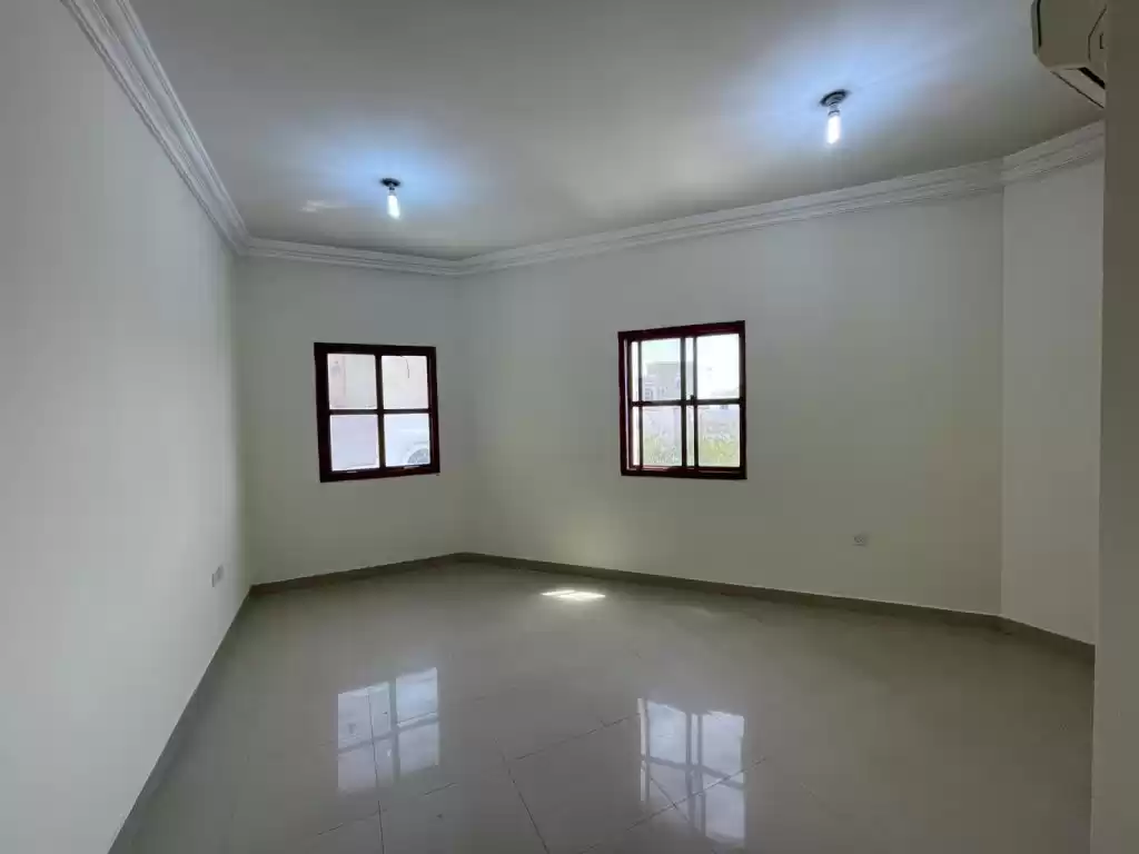 Residential Ready Property 2 Bedrooms U/F Apartment  for rent in Al Sadd , Doha #13064 - 1  image 