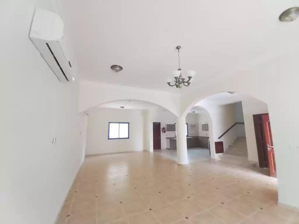 Residencial Listo Propiedad 3 dormitorios U / F Villa en Compound  alquiler en al-sad , Doha #13096 - 1  image 