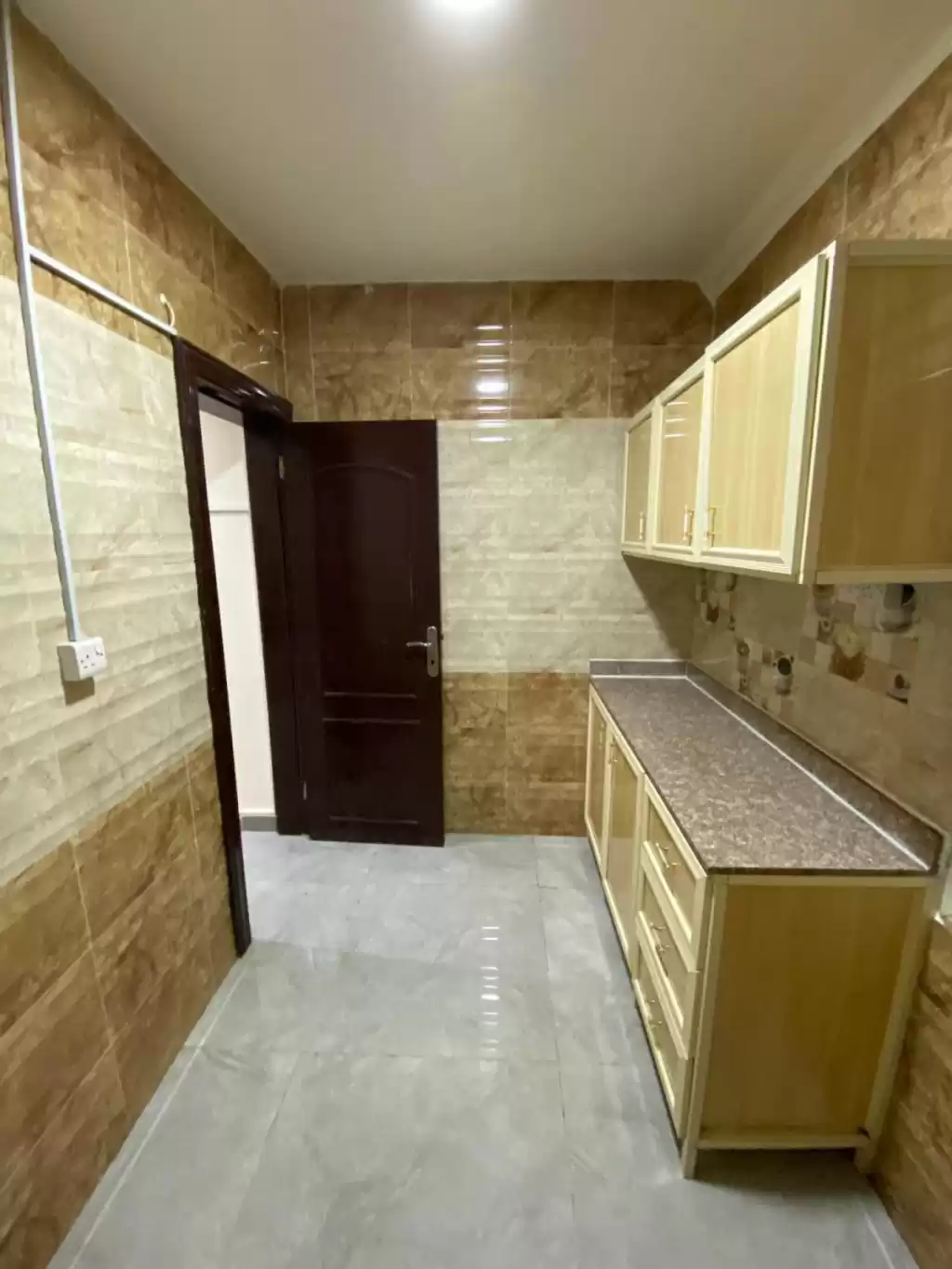 Residential Ready Property 2 Bedrooms U/F Apartment  for rent in Al Sadd , Doha #13098 - 1  image 