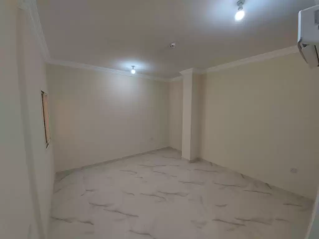 Residential Ready Property 3 Bedrooms U/F Apartment  for rent in Al Sadd , Doha #13104 - 1  image 