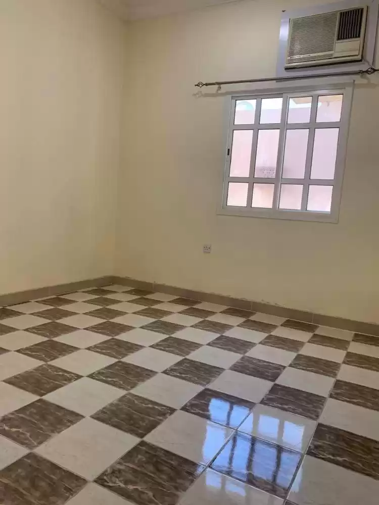 Wohn Klaar eigendom 2 Schlafzimmer U/F Wohnung  zu vermieten in Al Sadd , Doha #13105 - 1  image 