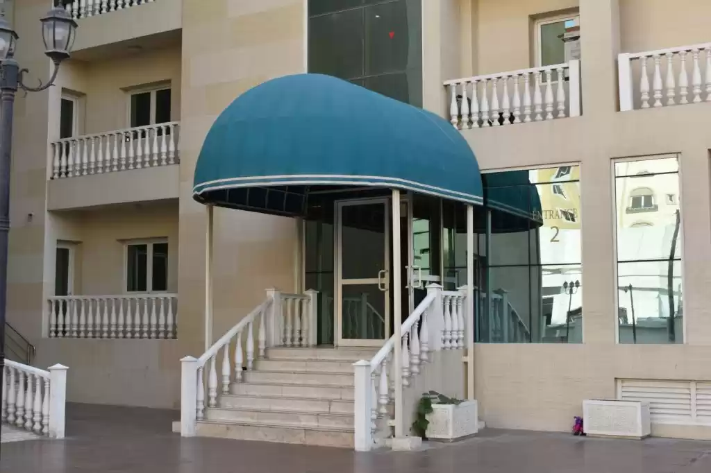 Résidentiel Propriété prête 2 chambres S / F Appartement  a louer au Al-Sadd , Doha #13109 - 1  image 