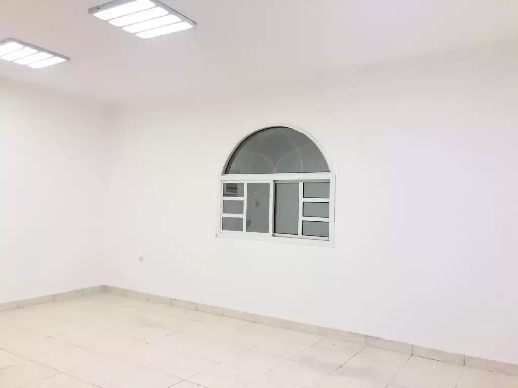 Residential Ready Property 1 Bedroom U/F Apartment  for rent in Al Sadd , Doha #13116 - 1  image 