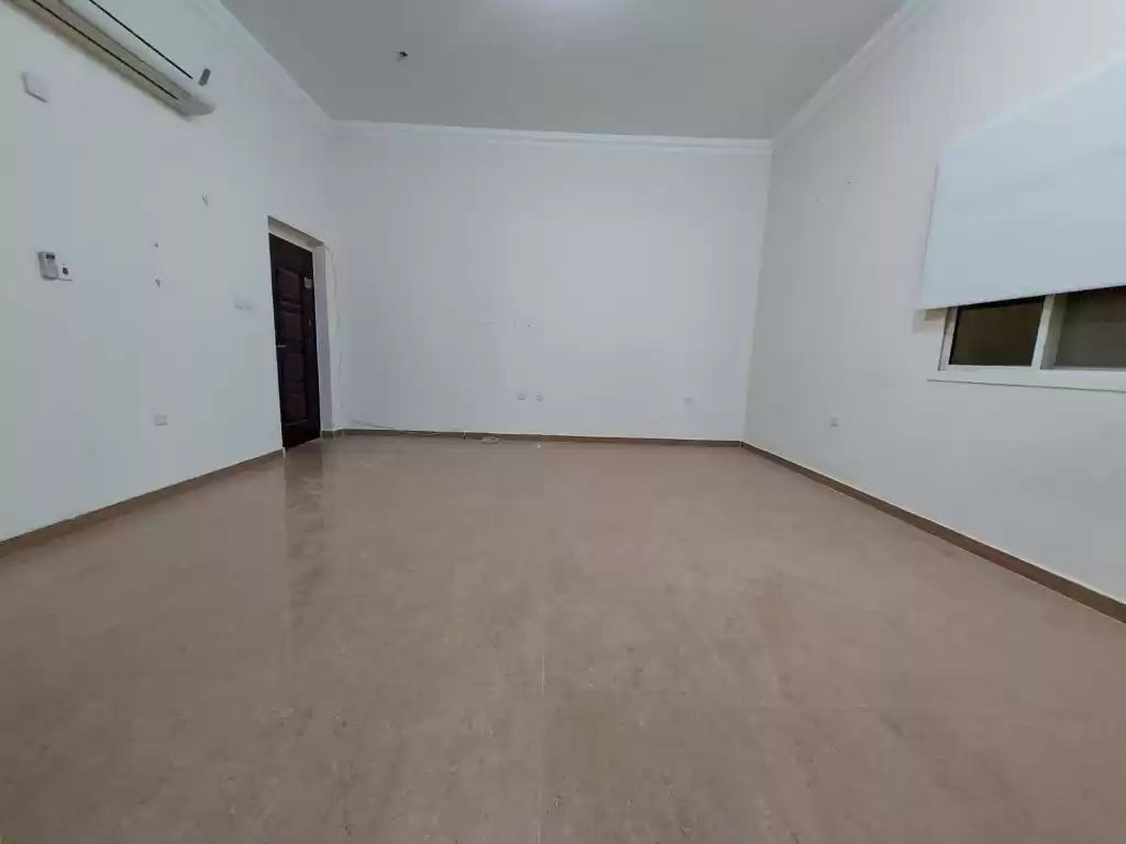 Wohn Klaar eigendom 1 Schlafzimmer U/F Wohnung  zu vermieten in Al Sadd , Doha #13117 - 1  image 