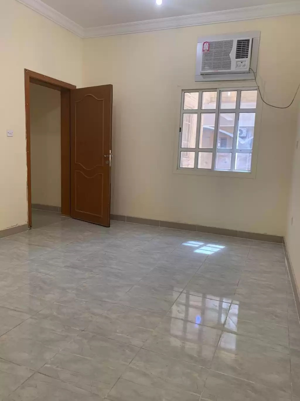 Residential Ready Property 2 Bedrooms U/F Apartment  for rent in Al Sadd , Doha #13135 - 1  image 