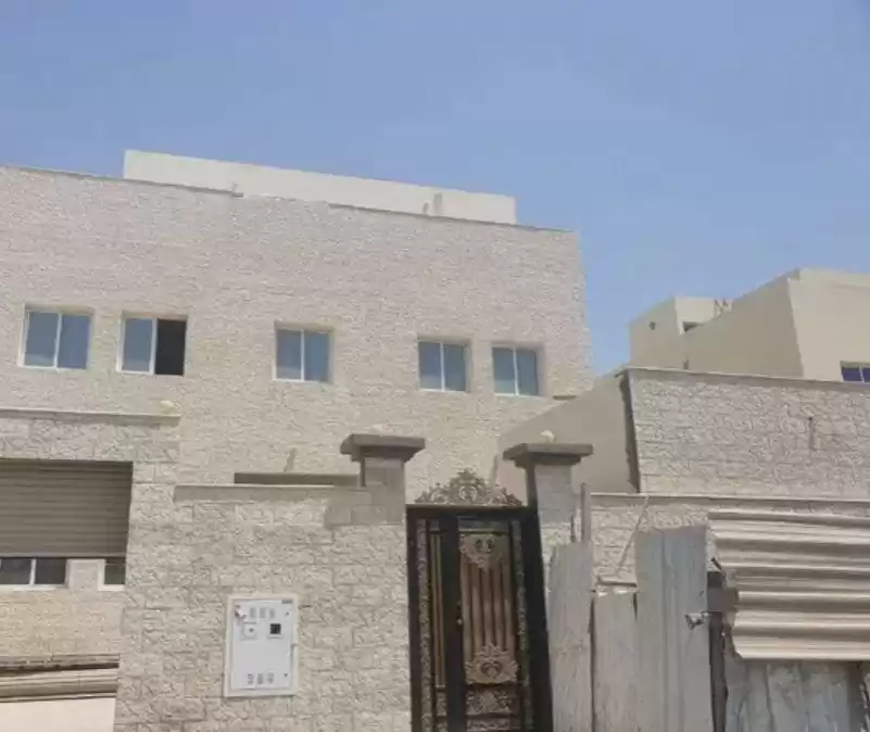 Residential Ready Property 7+ Bedrooms U/F Standalone Villa  for sale in Doha #13141 - 1  image 