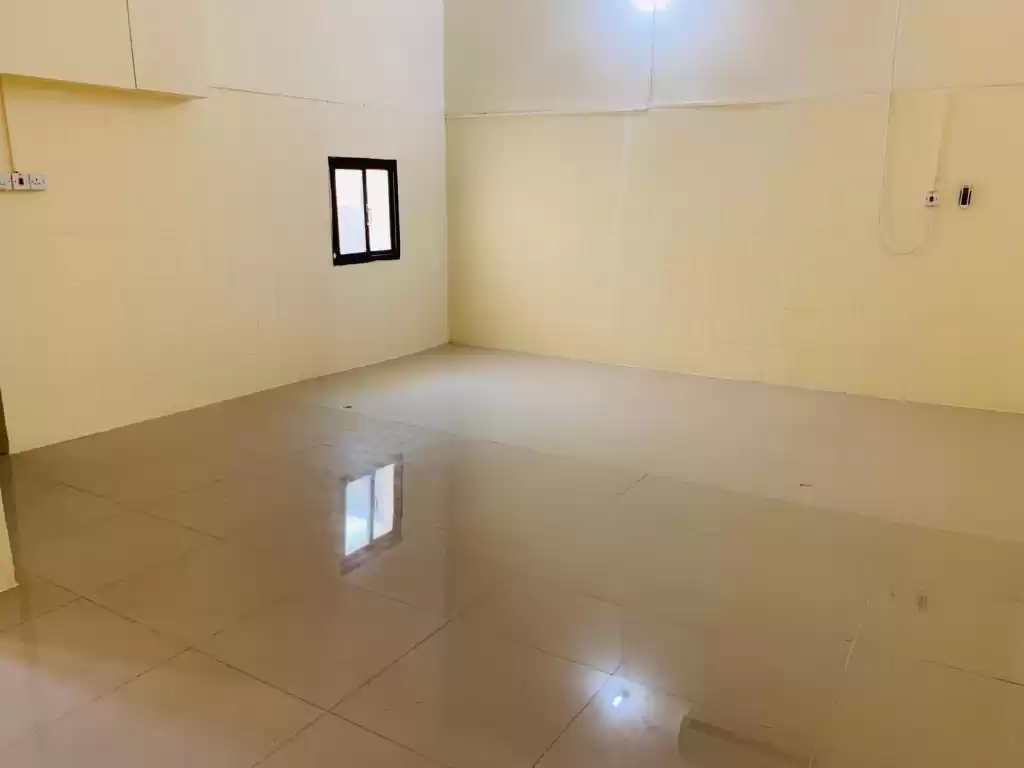 Wohn Klaar eigendom 1 Schlafzimmer U/F Wohnung  zu vermieten in Al Sadd , Doha #13143 - 1  image 