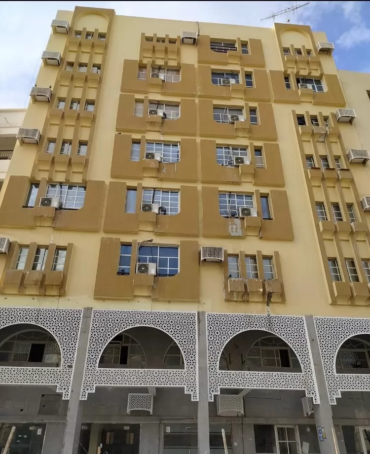 Residential Ready Property 5 Bedrooms U/F Apartment  for rent in Al Sadd , Doha #13173 - 1  image 