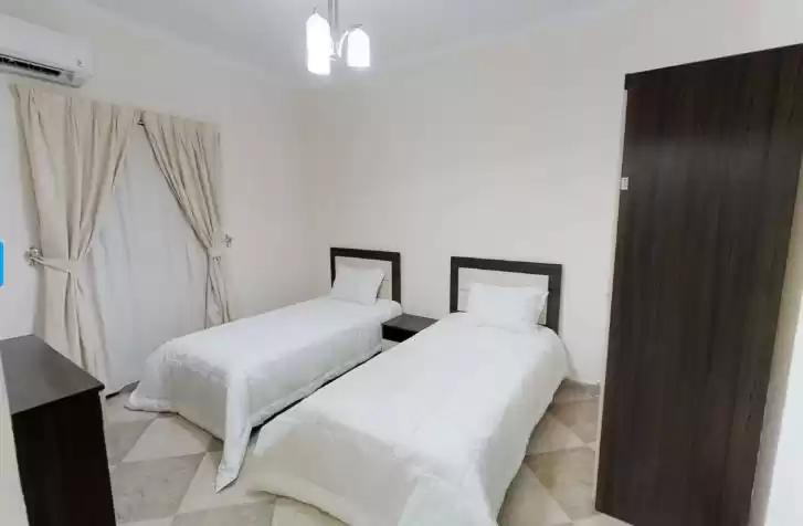 Wohn Klaar eigendom 3 Schlafzimmer F/F Wohnung  zu vermieten in Doha #13175 - 1  image 