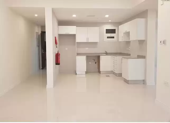 Residential Ready Property 2 Bedrooms U/F Apartment  for rent in Al Sadd , Doha #13215 - 1  image 