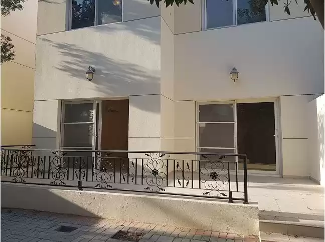 Residential Ready Property 4 Bedrooms U/F Villa in Compound  for rent in Al Sadd , Doha #13217 - 1  image 