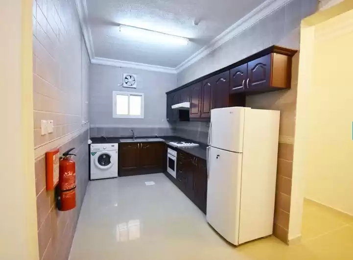 Wohn Klaar eigendom 2 Schlafzimmer U/F Wohnung  zu vermieten in Al Sadd , Doha #13227 - 1  image 