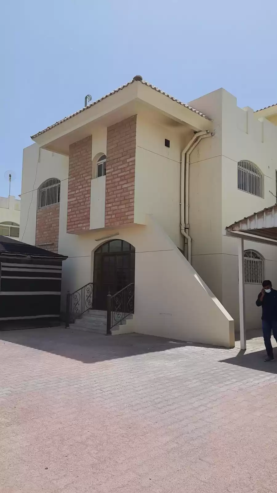 Wohn Klaar eigendom 6 Schlafzimmer S/F Wohnung  zu vermieten in Al Sadd , Doha #13240 - 1  image 