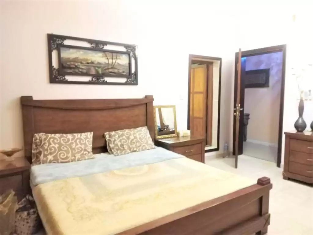 Wohn Klaar eigendom 2 Schlafzimmer F/F Wohnung  zu vermieten in Al Sadd , Doha #13245 - 1  image 