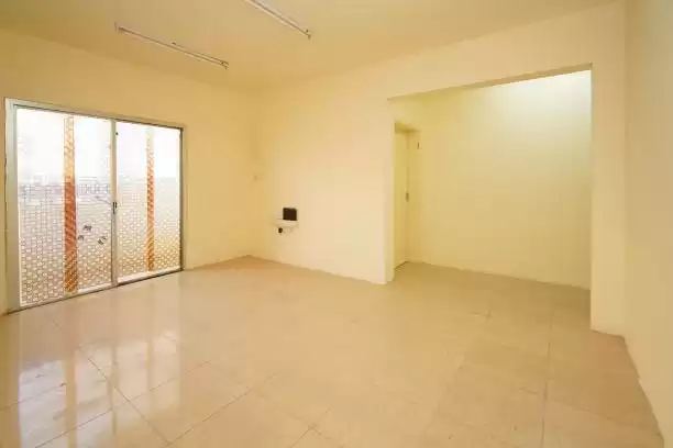 Residential Ready Property 3 Bedrooms U/F Apartment  for rent in Al Sadd , Doha #13254 - 1  image 