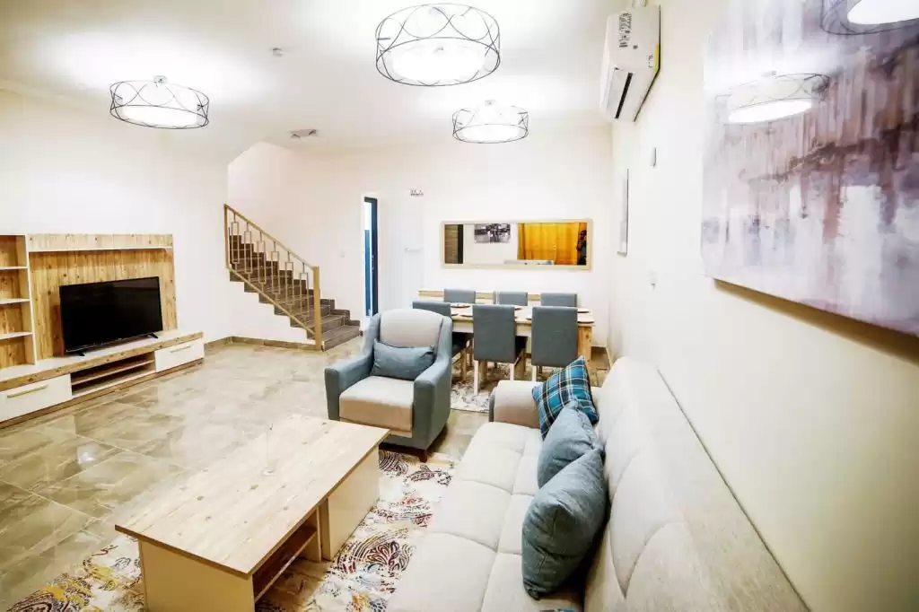 Résidentiel Propriété prête 3 chambres F / F Villa autonome  a louer au Al-Sadd , Doha #13256 - 1  image 