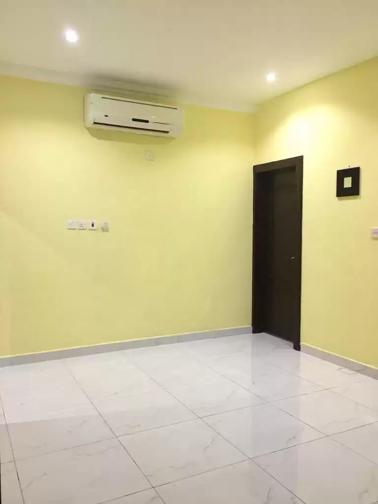 Residential Ready Property Studio U/F Apartment  for rent in Al Sadd , Doha #13273 - 1  image 