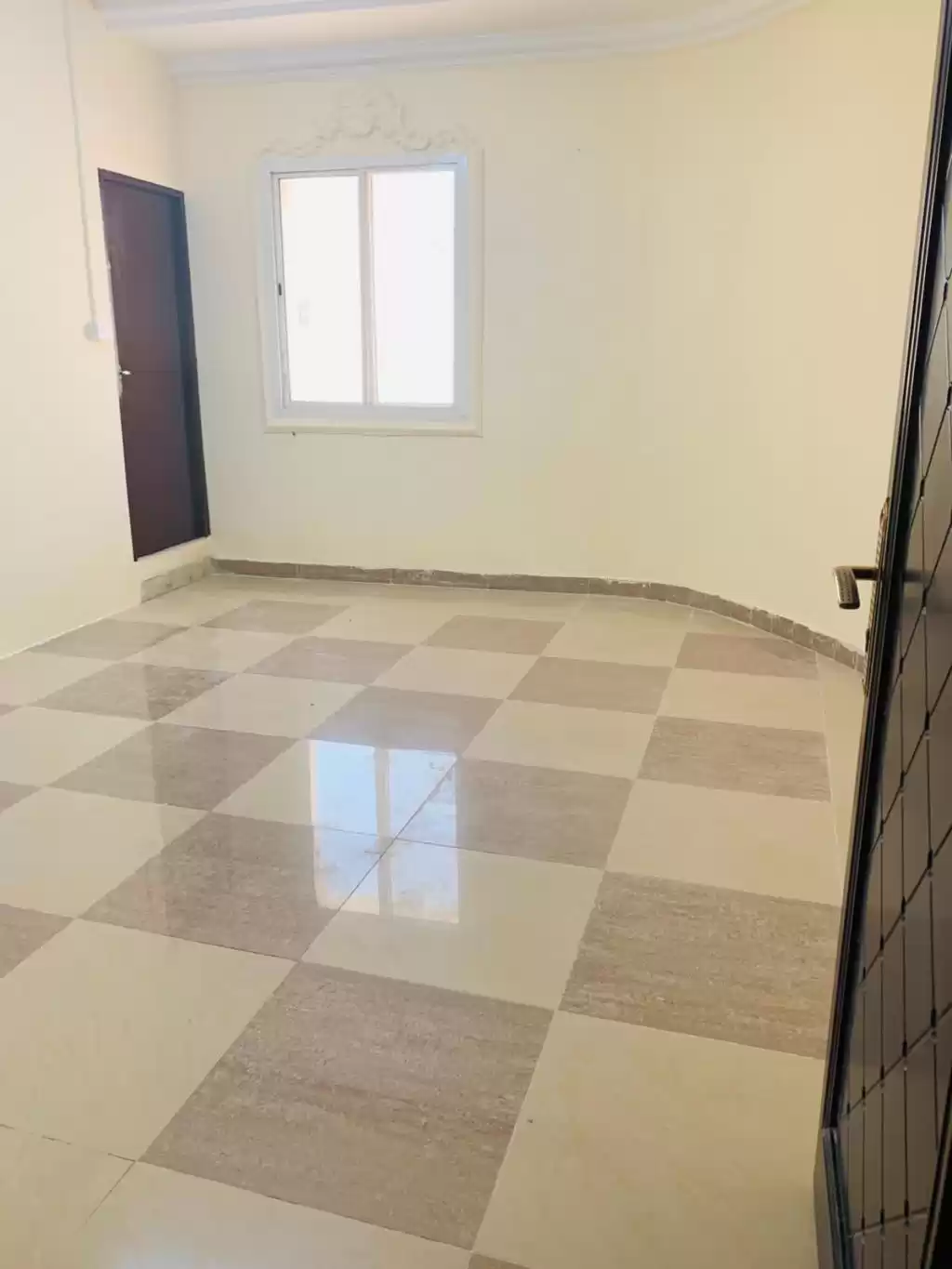 Residential Ready Property 1 Bedroom U/F Apartment  for rent in Al Sadd , Doha #13275 - 1  image 