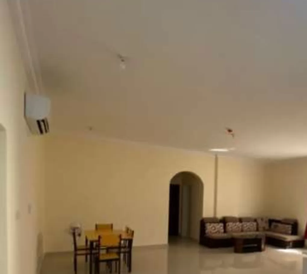 Residential Ready Property 2 Bedrooms F/F Apartment  for rent in Al-Khor #13285 - 1  image 