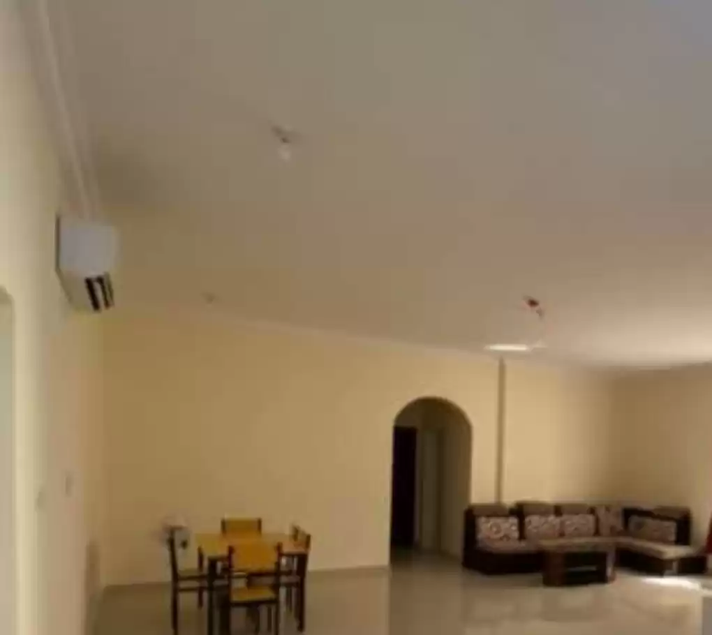 住宅 就绪物业 2 间卧室 楼/楼 公寓  出租 在 萨德 , 多哈 #13285 - 1  image 