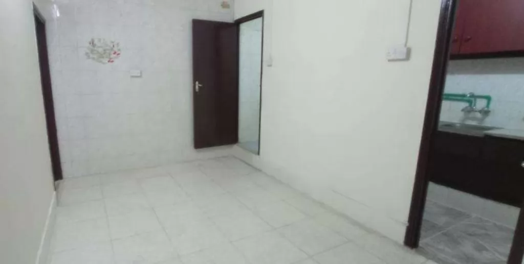 Residential Ready Property 1 Bedroom U/F Apartment  for rent in Old-Airport , Doha-Qatar #13297 - 1  image 