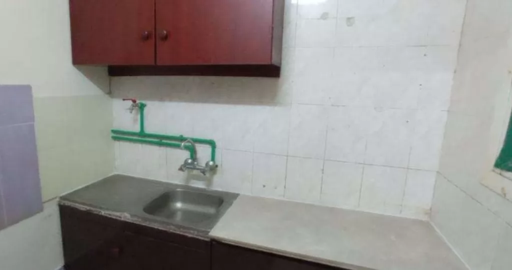 Residential Ready Property 1 Bedroom U/F Apartment  for rent in Old-Airport , Doha-Qatar #13297 - 3  image 