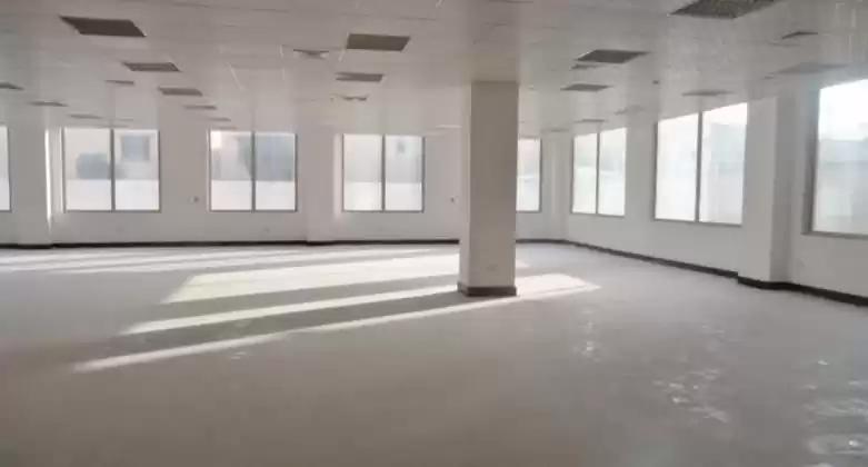 商业的 就绪物业 U/F 办公室  出租 在 萨德 , 多哈 #13299 - 1  image 