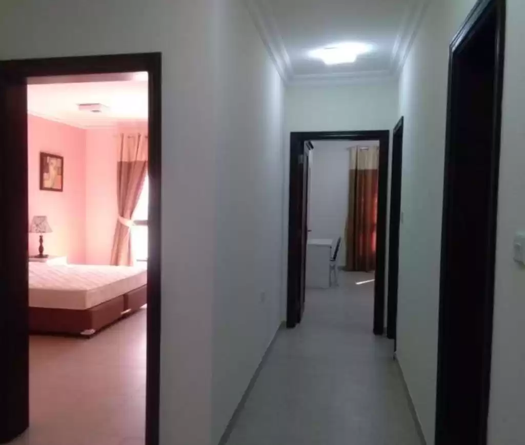 yerleşim Hazır Mülk 2 yatak odası F/F Apartman  kiralık içinde Al Sadd , Doha #13318 - 1  image 