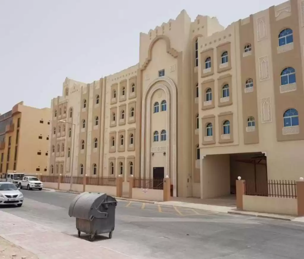 Residential Ready Property 2 Bedrooms U/F Apartment  for rent in Al Sadd , Doha #13325 - 1  image 