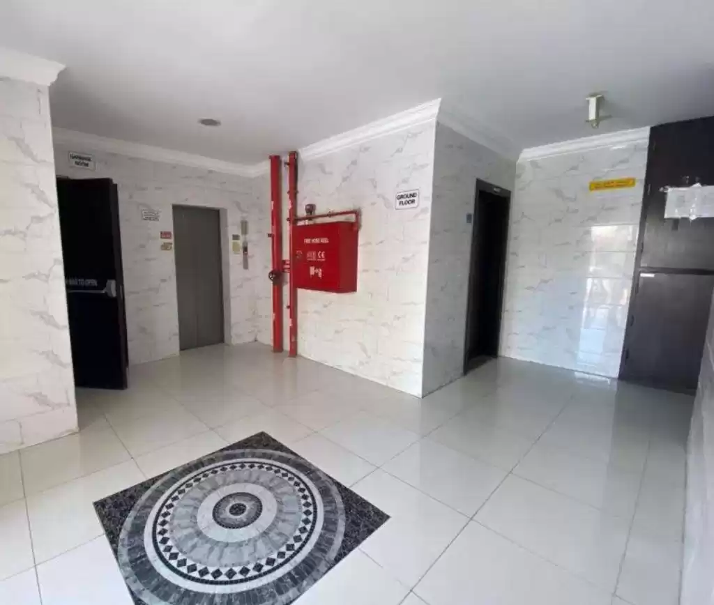 Résidentiel Propriété prête 3 chambres U / f Appartement  a louer au Al-Sadd , Doha #13329 - 1  image 