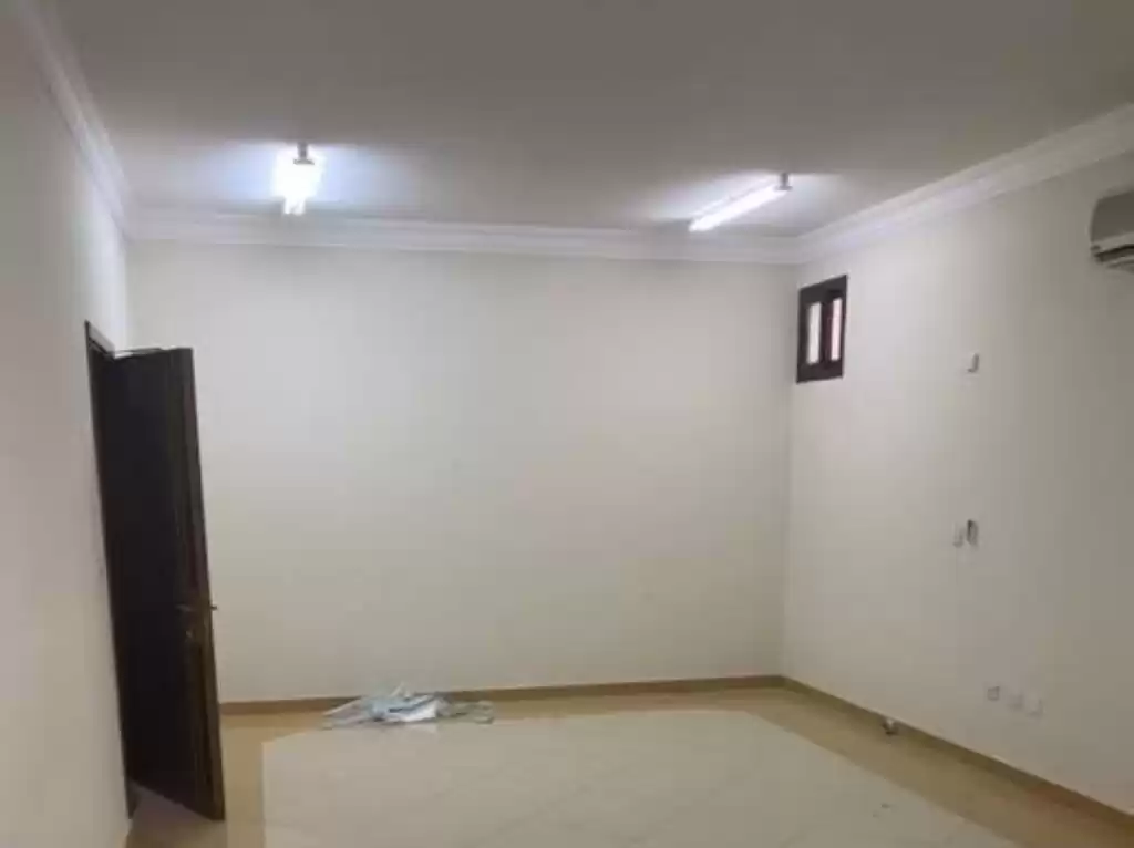 سكني عقار جاهز 2 غرف  غير مفروش شقة  للإيجار في الدوحة #13330 - 1  صورة 
