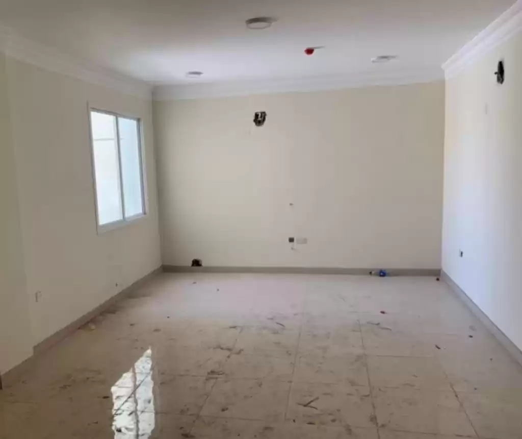 Wohn Klaar eigendom 2 Schlafzimmer U/F Wohnung  zu vermieten in Al Sadd , Doha #13333 - 1  image 