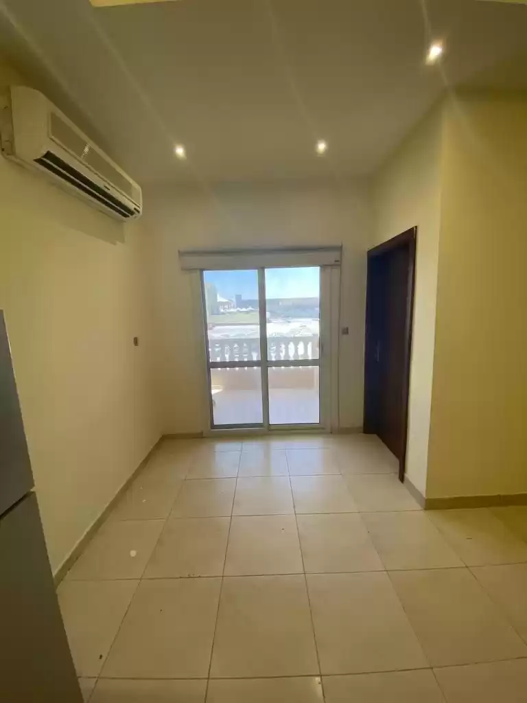 Residential Ready Property Studio S/F Apartment  for rent in Al Sadd , Doha #13347 - 1  image 